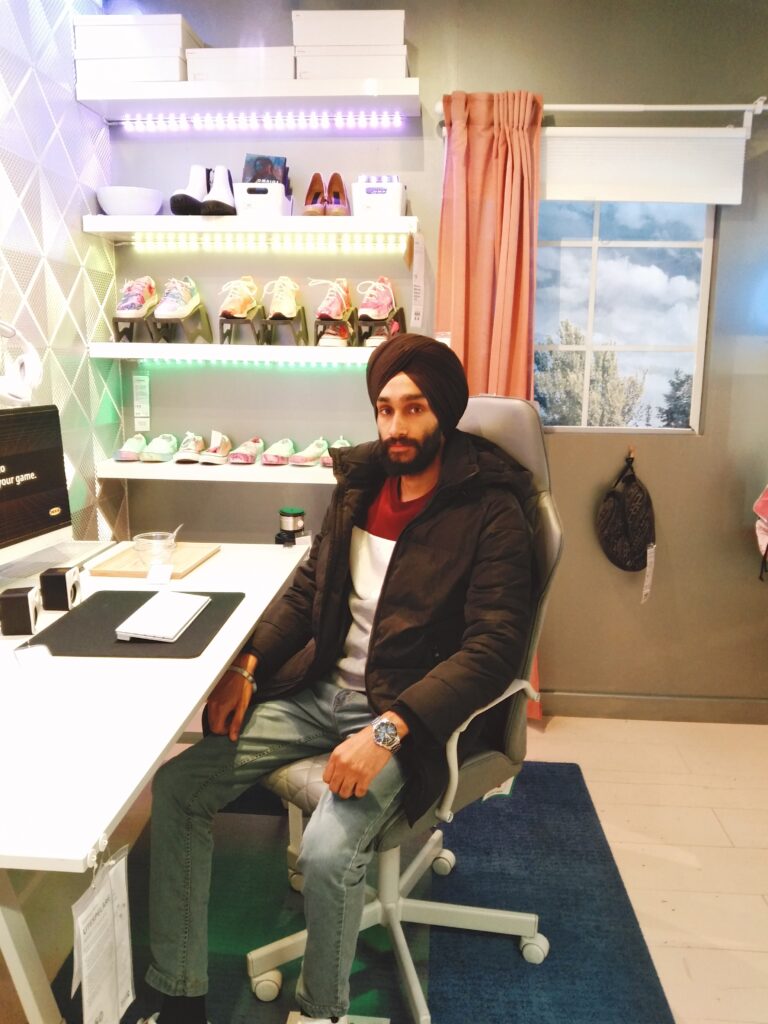 Gurmail Singh CEO and Founder of clickpixo and SEO expert in kamla nagar